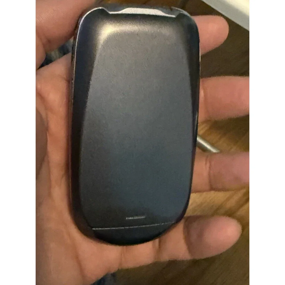 LG Revere VN150 Black/Gray Flip Phone (Verizon)
